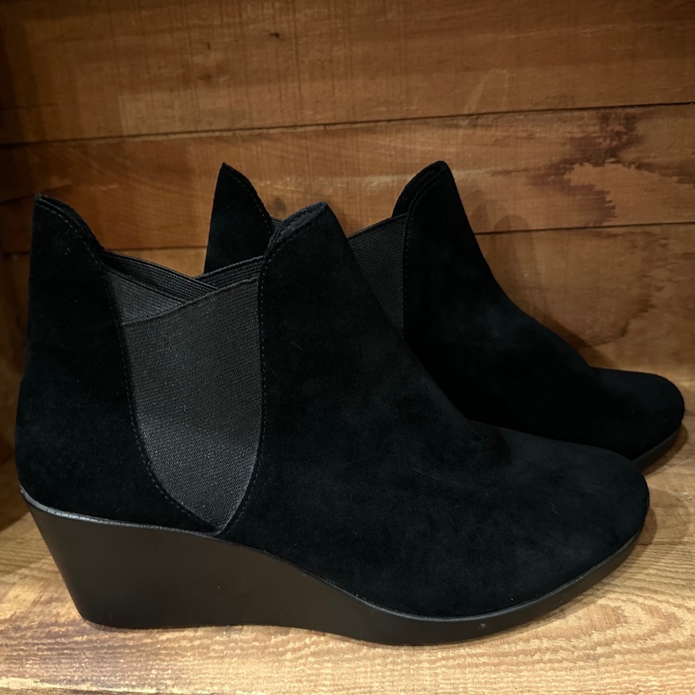 Crocs Leigh black suede leather wedge heel Chelsea booties ankle boots